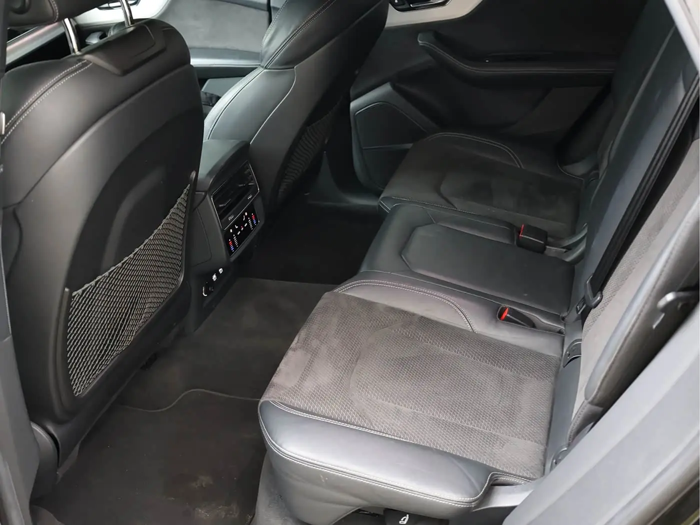 Audi Q8 2020 — ფოტო 9/18
