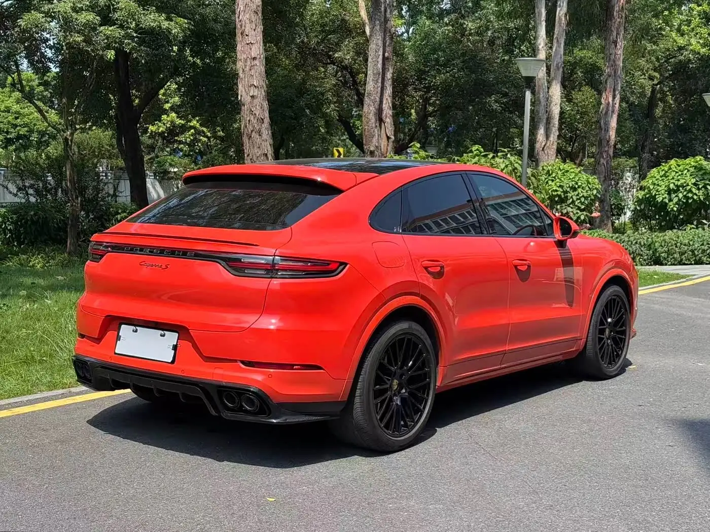 Porsche Cayenne 2021 — Фото 14/15
