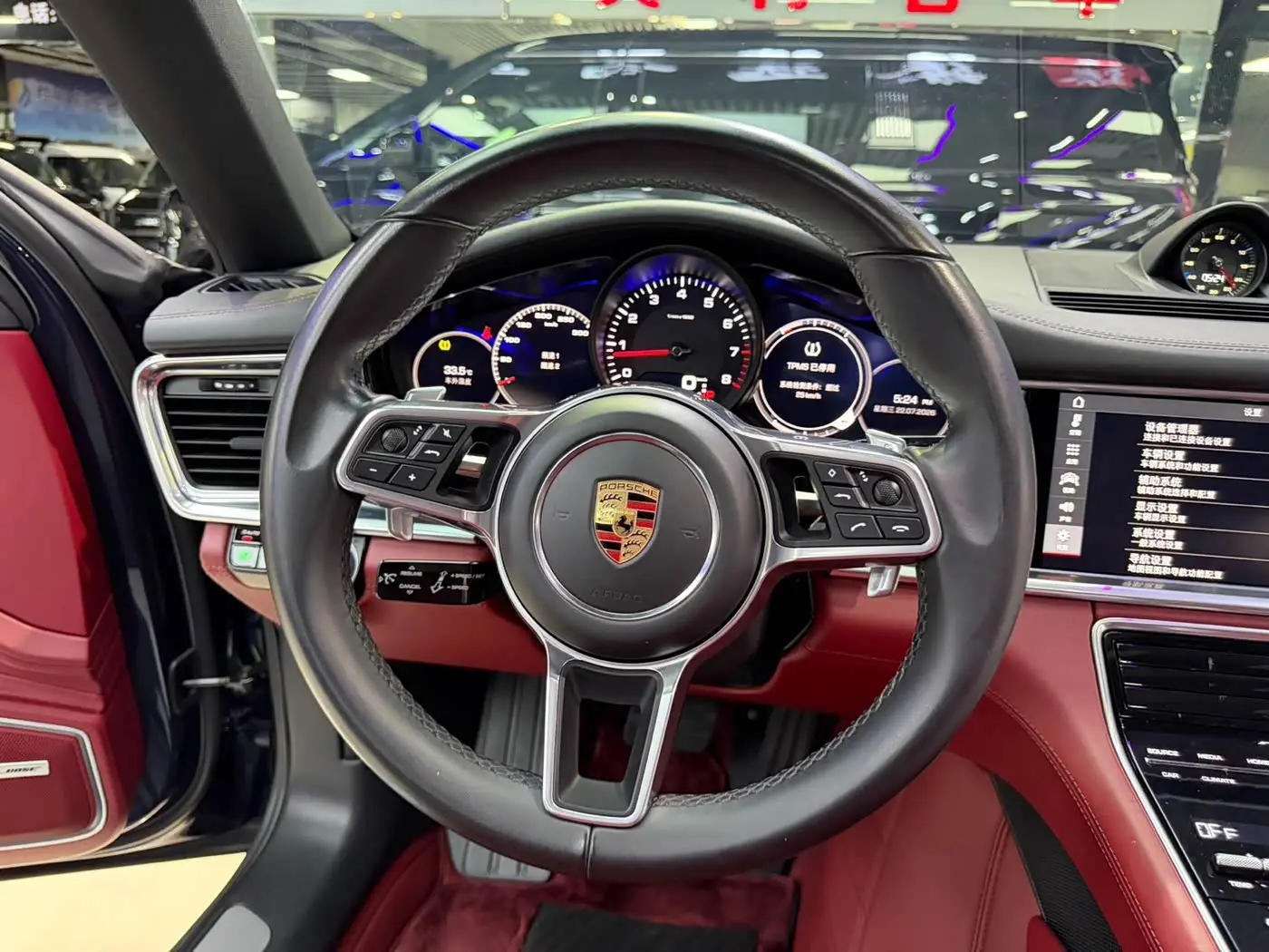 Porsche Panamera 2019 — Photo 8/13