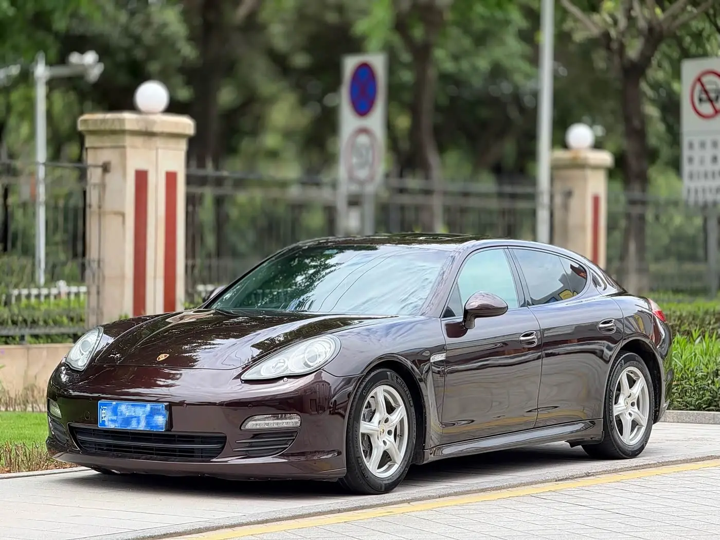 Porsche Panamera 2012 — Photo 1/20