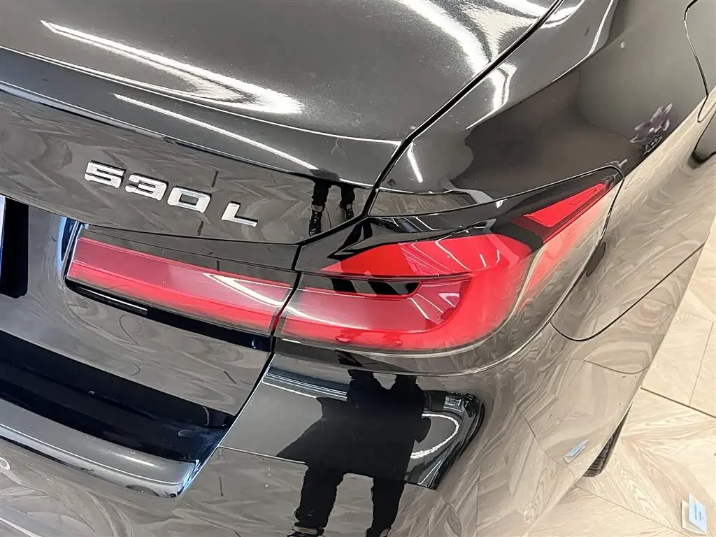 BMW 5 Series 2021 — Photo 10/20