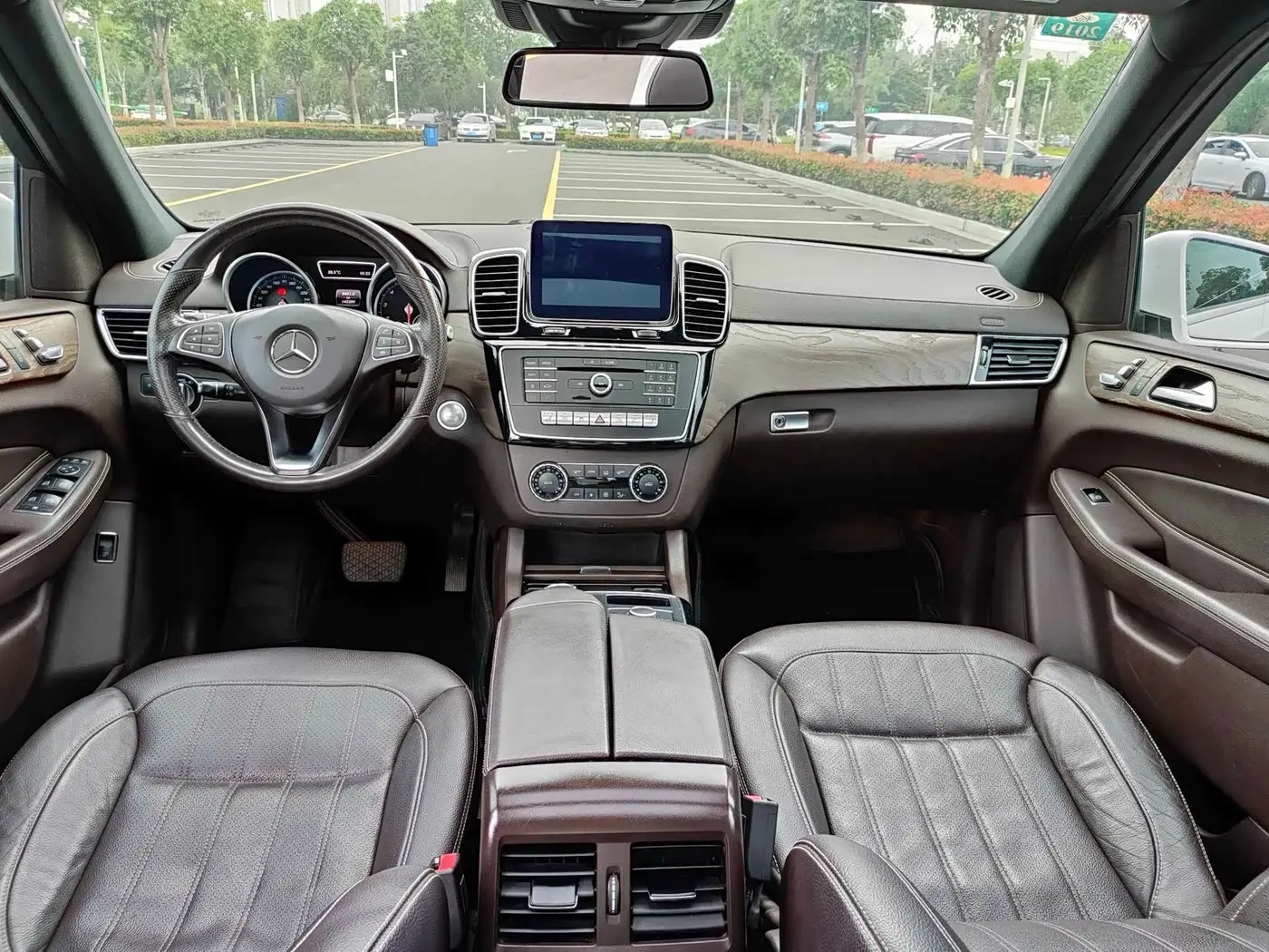 Mercedes-Benz GLE 2017 — Photo 13/14