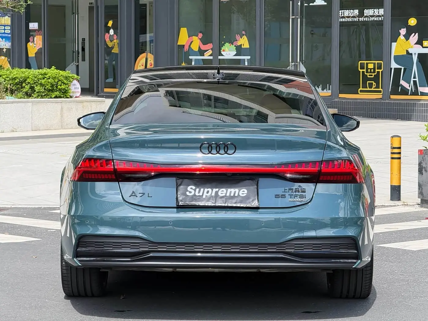 Audi A7L 2022 — Фото 9/10