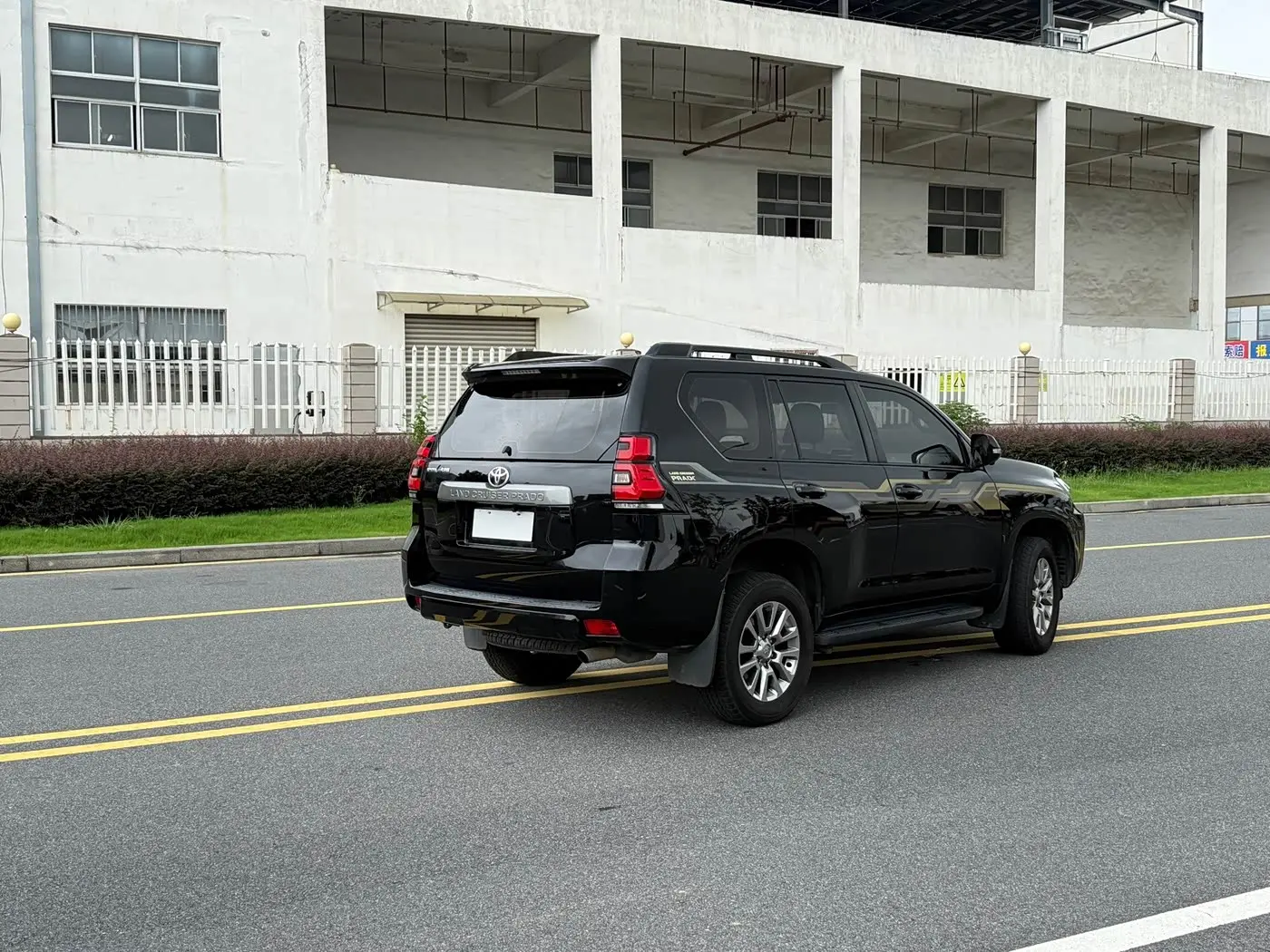 Toyota Prado 2019 — Фото 8/8