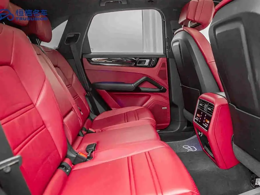 Porsche Cayenne 2021 — Photo 16/20