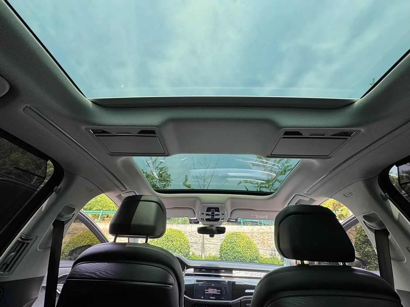Audi A8 2023 — Photo 13/19