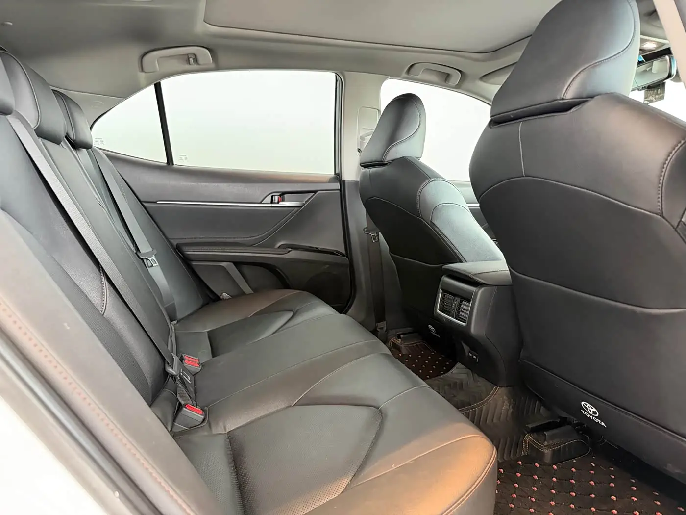 Toyota Camry 2024 — Şəkil 12/17