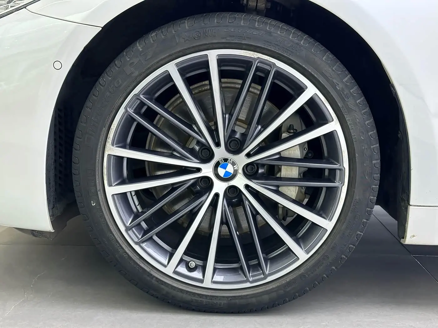 BMW 5 Series 2020 — Photo 7/20