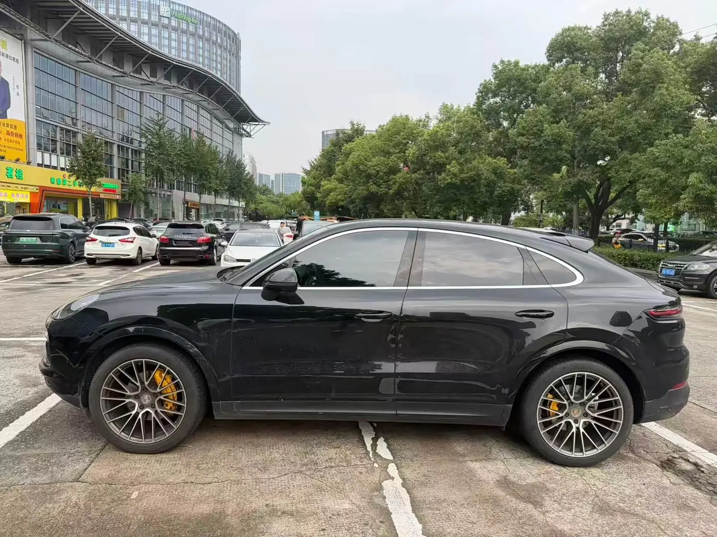 Porsche Cayenne 2019 — Фото 3/12