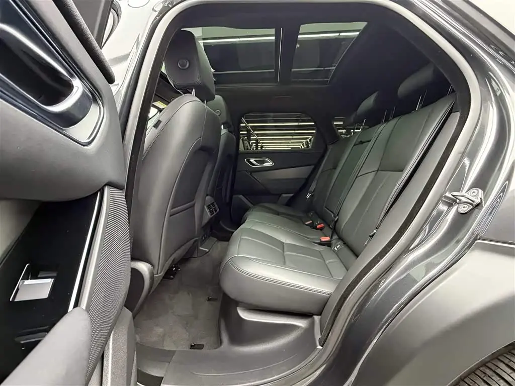 Land Rover Range Rover Velar 2024 — Photo 8/14