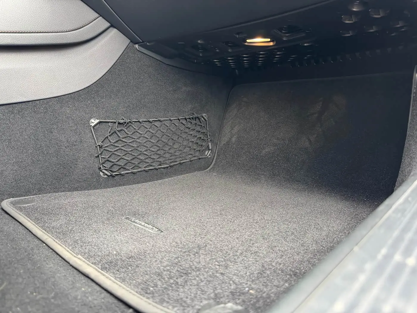 Mercedes-Benz S-Class 2019 — Photo 16/18