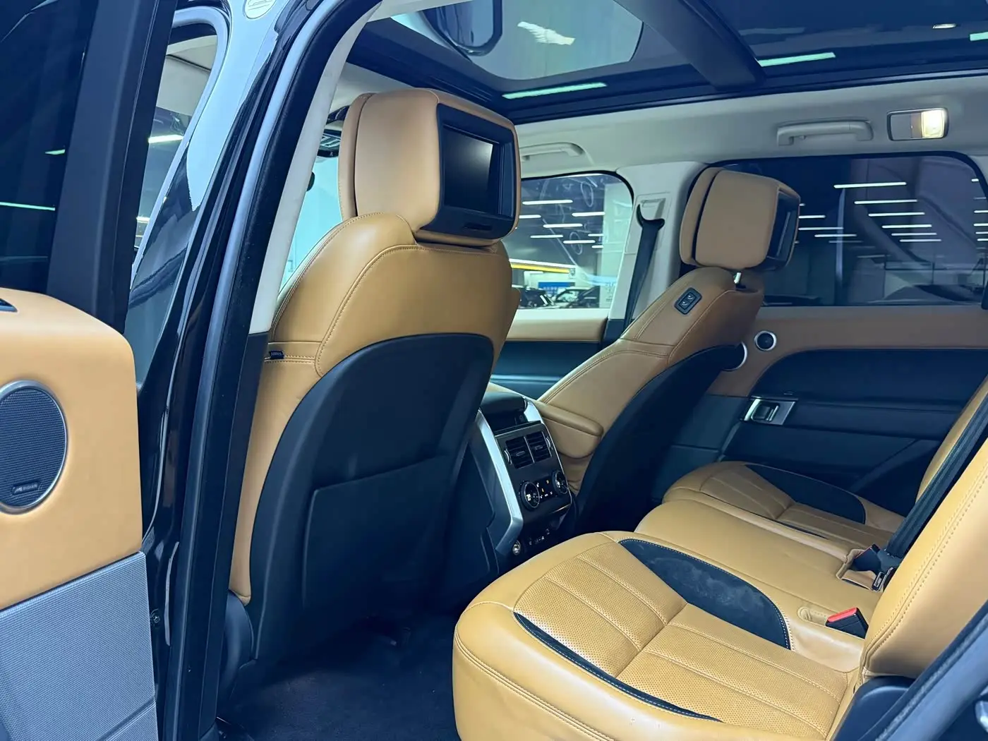 Land Rover Range Rover Sport 2018 — Şəkil 13/16