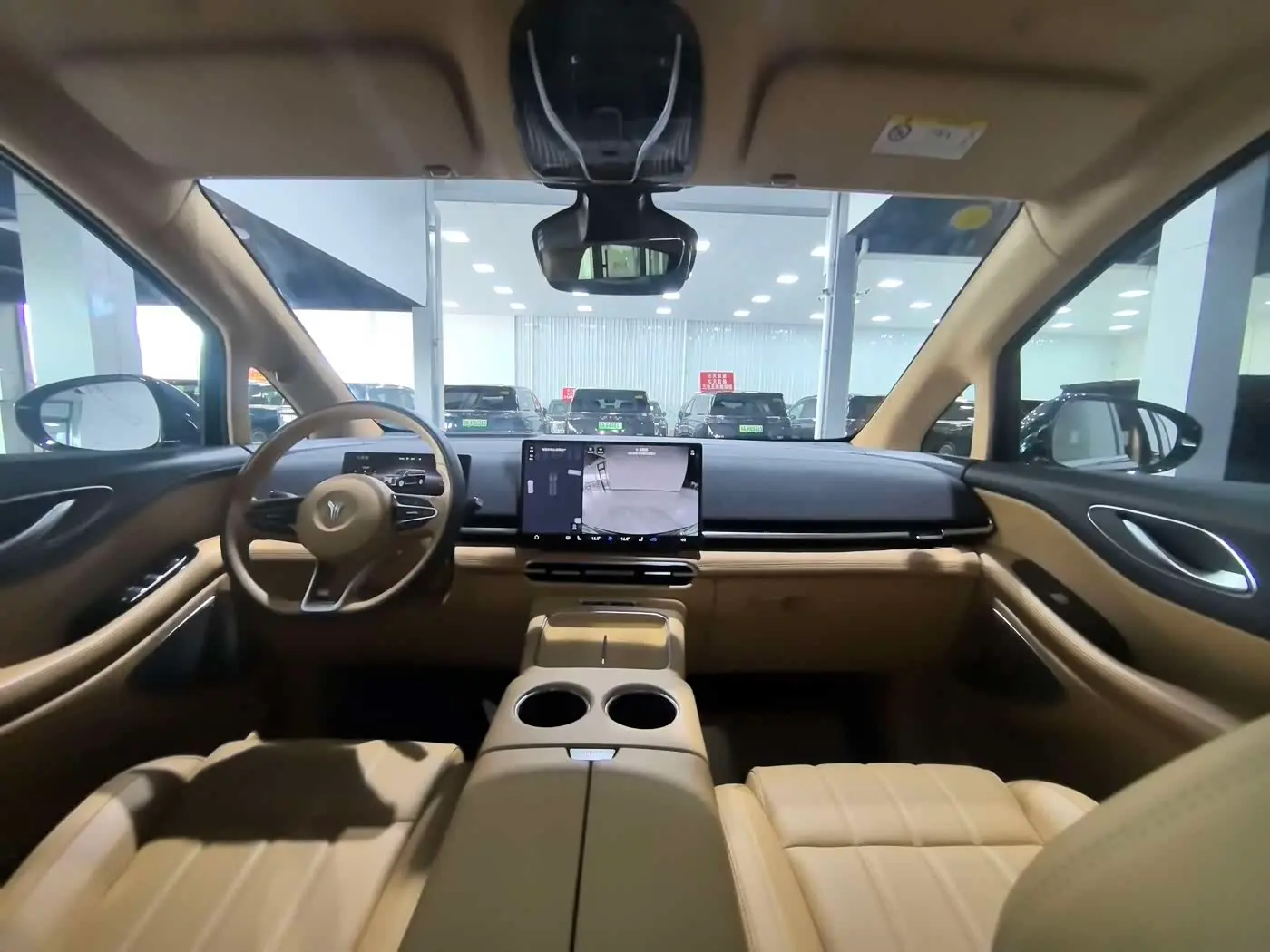 Voyah Auto Voyah Dreamer 2025 — Photo 11/12
