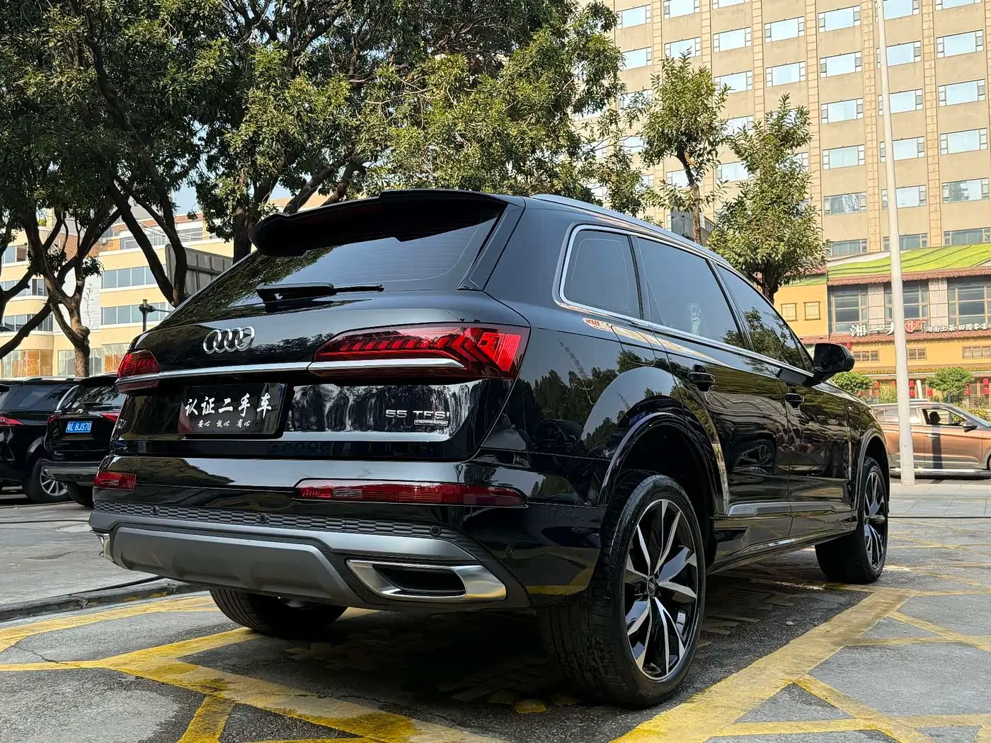 Audi Q7 2021 — Photo 4/18
