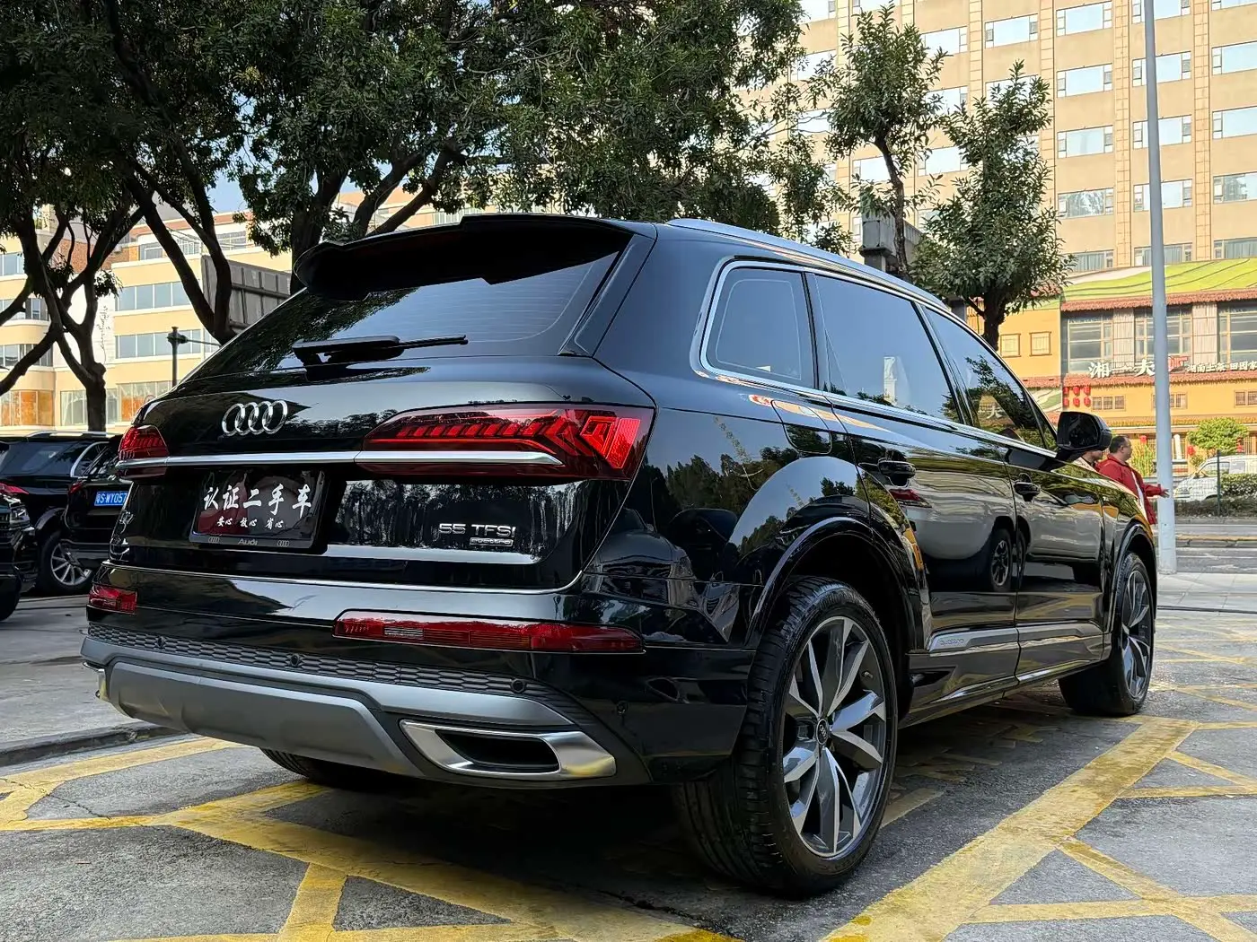 Audi Q7 2023 — Photo 5/18