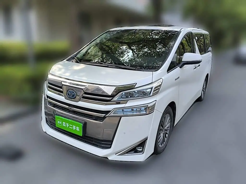 Toyota Vellfire 2020 — Photo 1/20