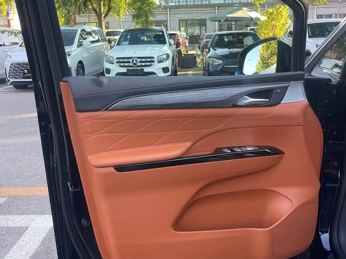 Buick GL8 New Energy 2026 — Photo 9/19
