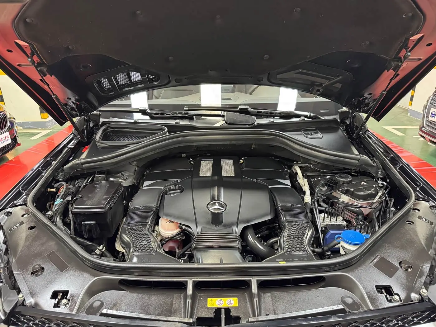 Mercedes-Benz GLS 2017 — Photo 12/20