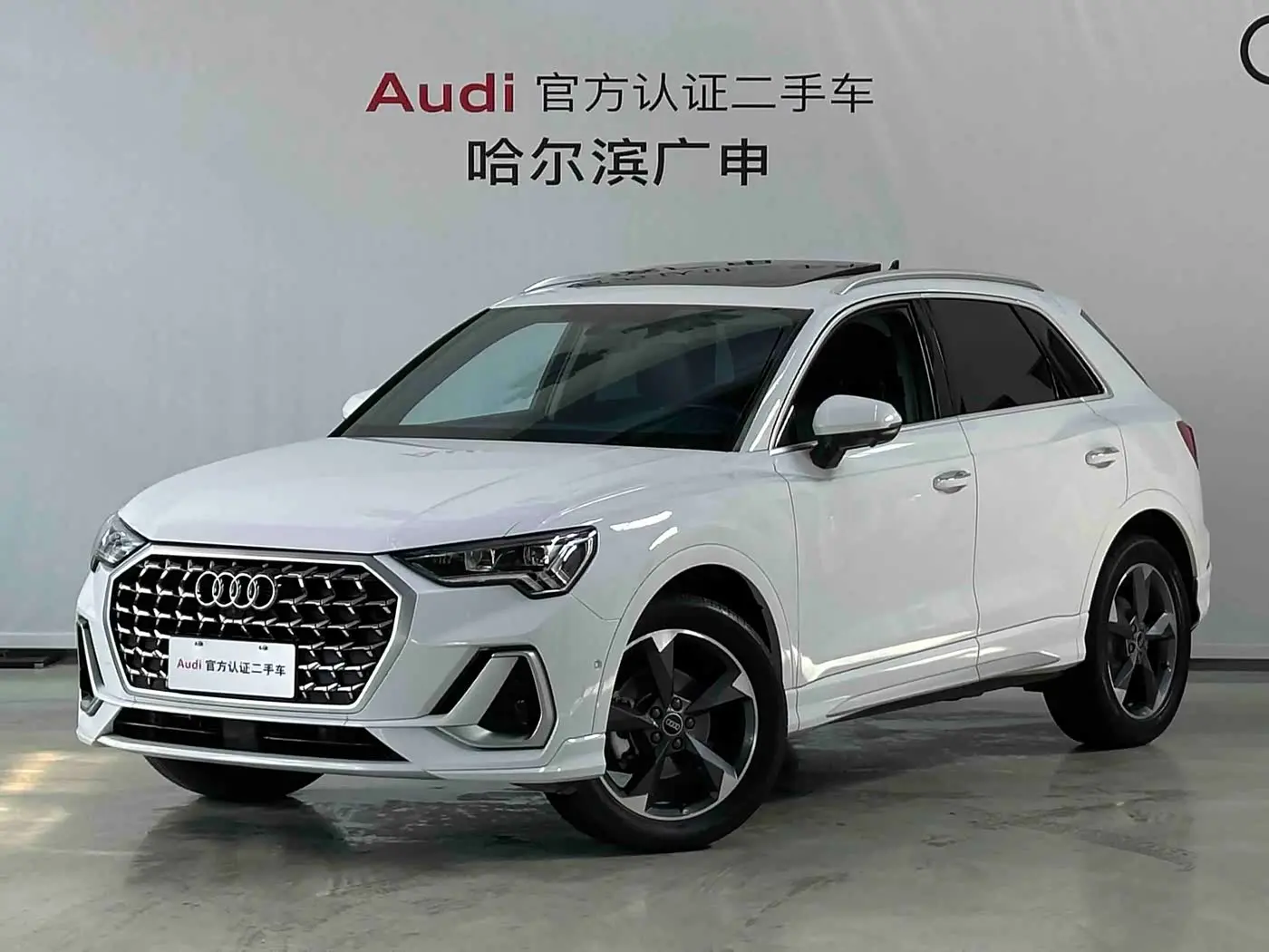 Audi Q3 2024 — Фото 1/11