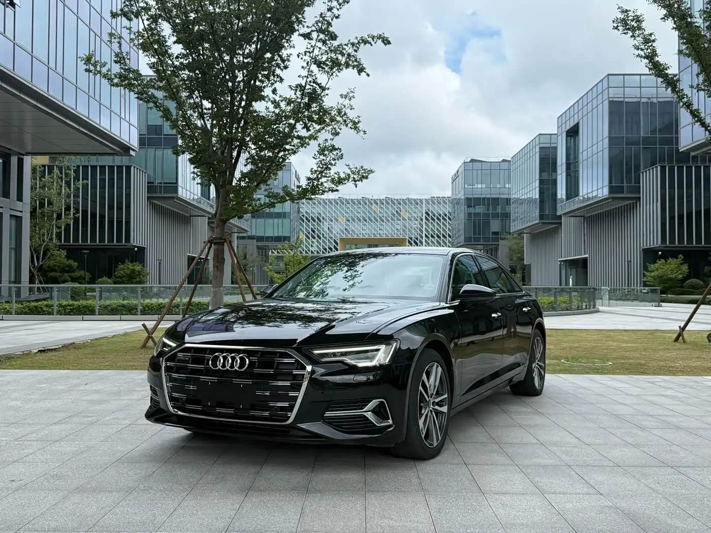 Audi A6L 2023 — Şəkil 1/9
