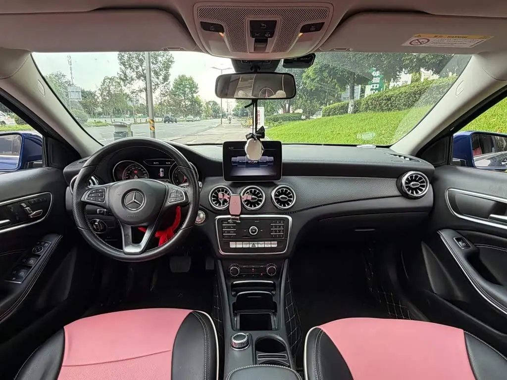 Mercedes-Benz GLA 2019 — Photo 13/14