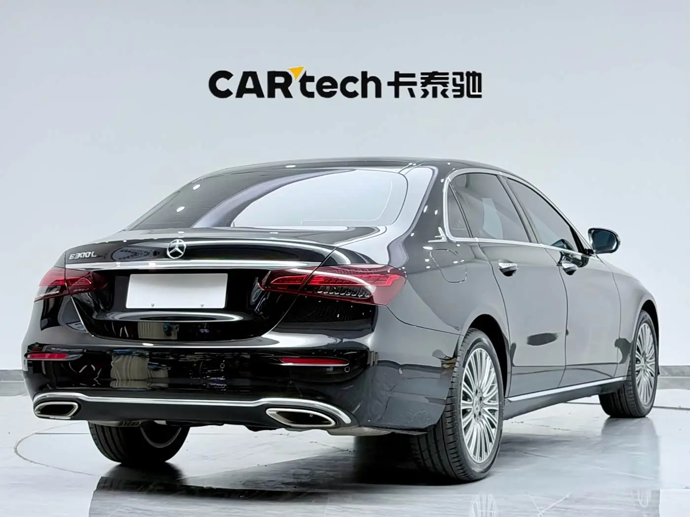 Mercedes-Benz E-Class 2023 — ფოტო 8/20