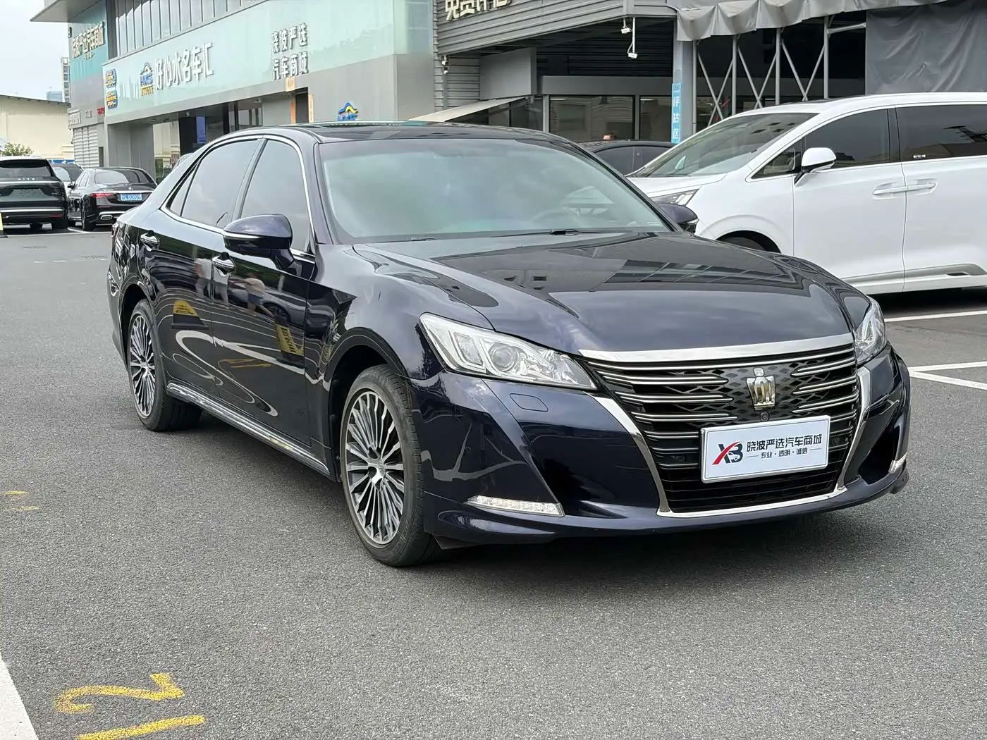 Toyota Crown 2018 — Фото 3/20