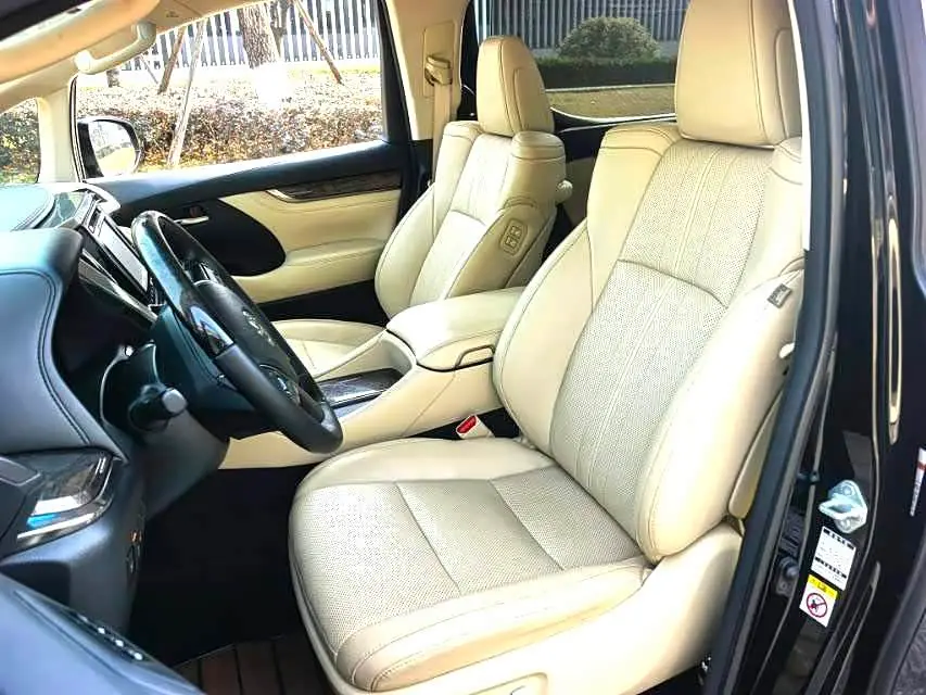 Toyota Alphard 2018 — Photo 4/7