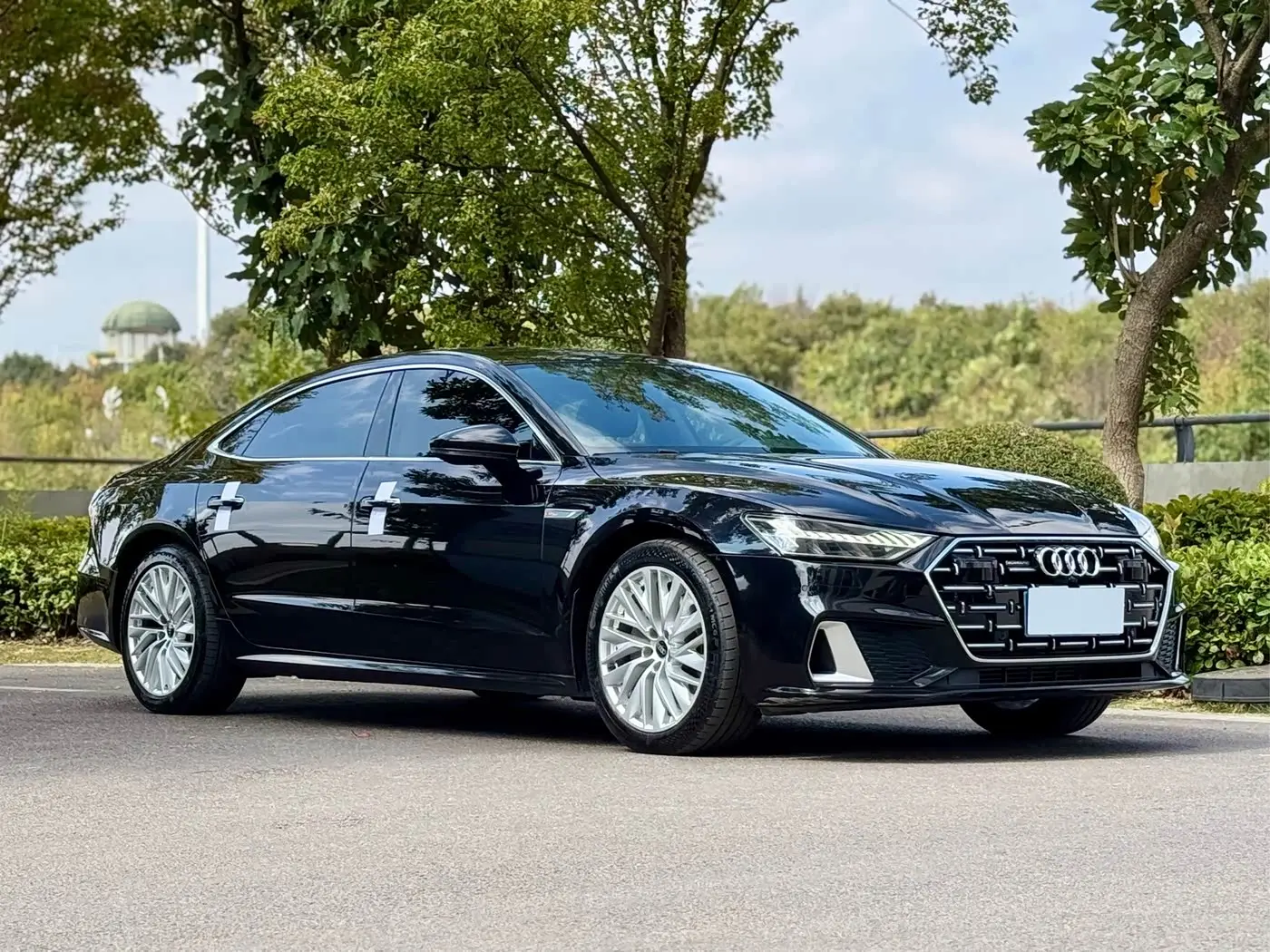 Audi A7L 2023 — Photo 3/20