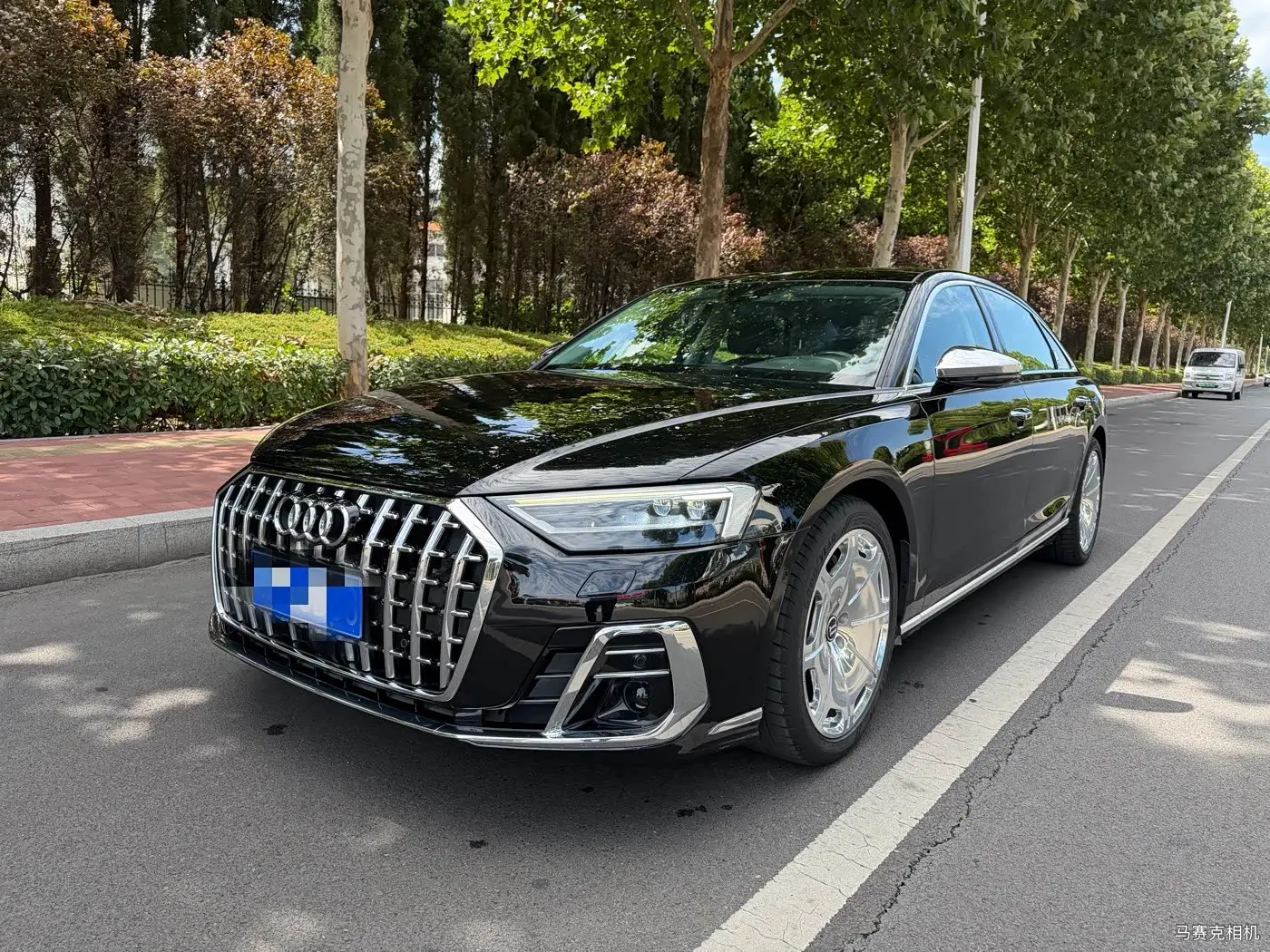 Audi A8 2018 — Photo 1/14
