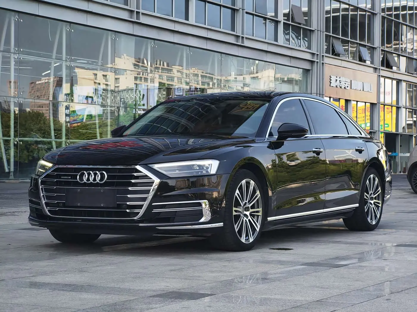 Audi A8 2020 — Photo 1/20