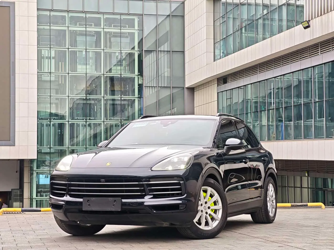 Porsche Cayenne New Energy 2020 — Photo 2/20