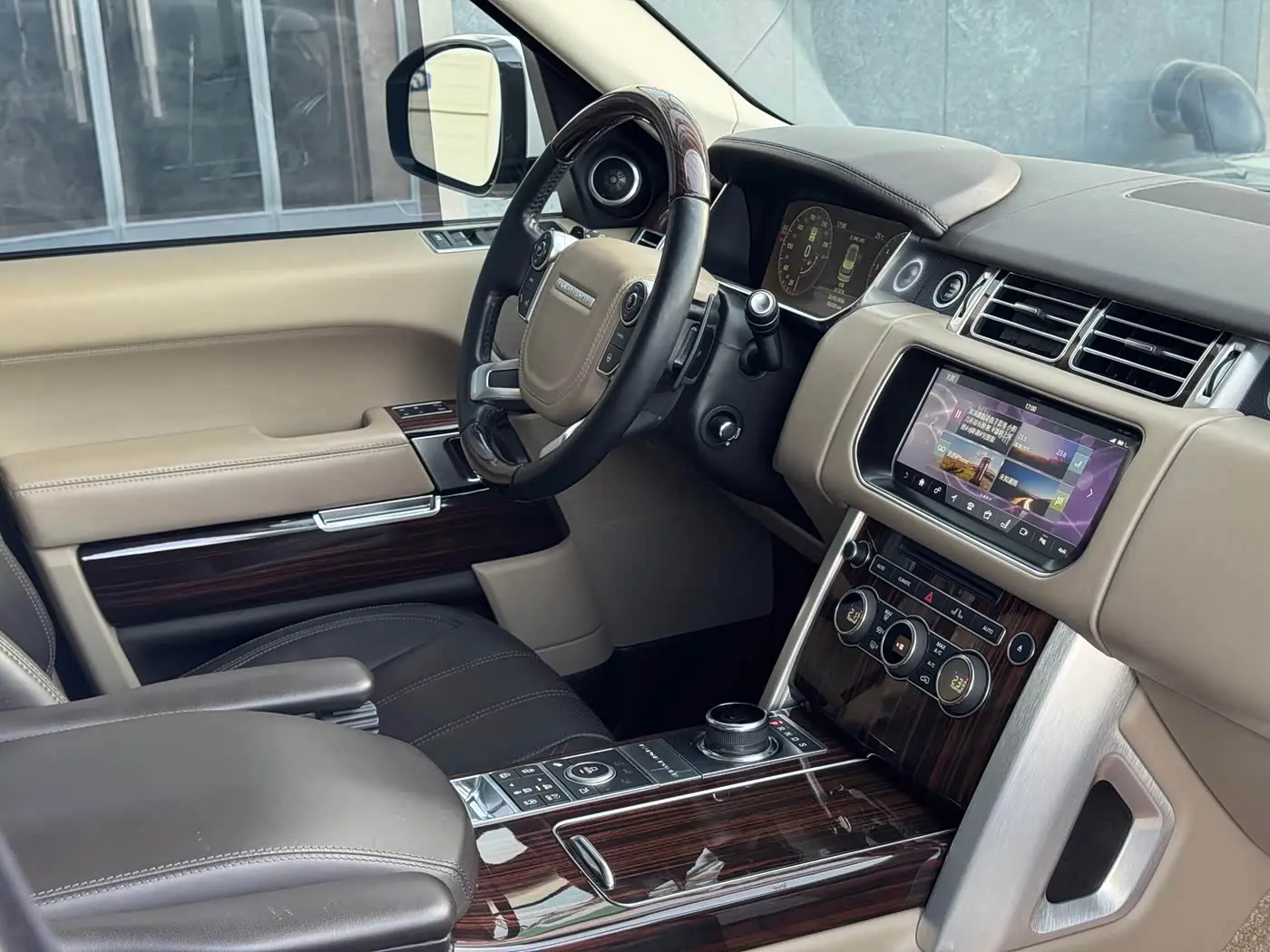Land Rover Range Rover 2018 — Şəkil 16/18