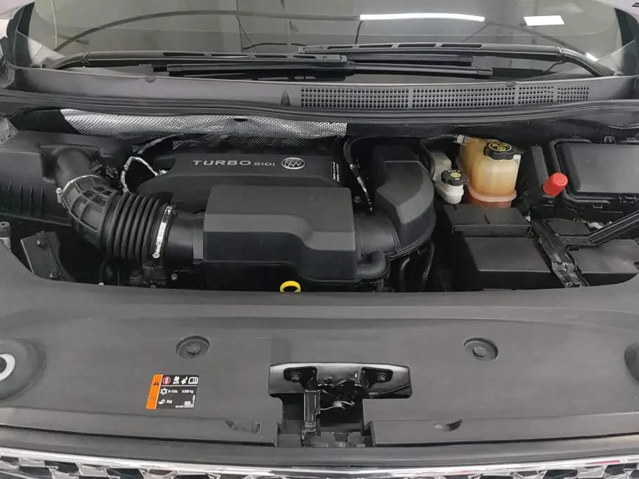 Buick GL8 2021 — Photo 10/16