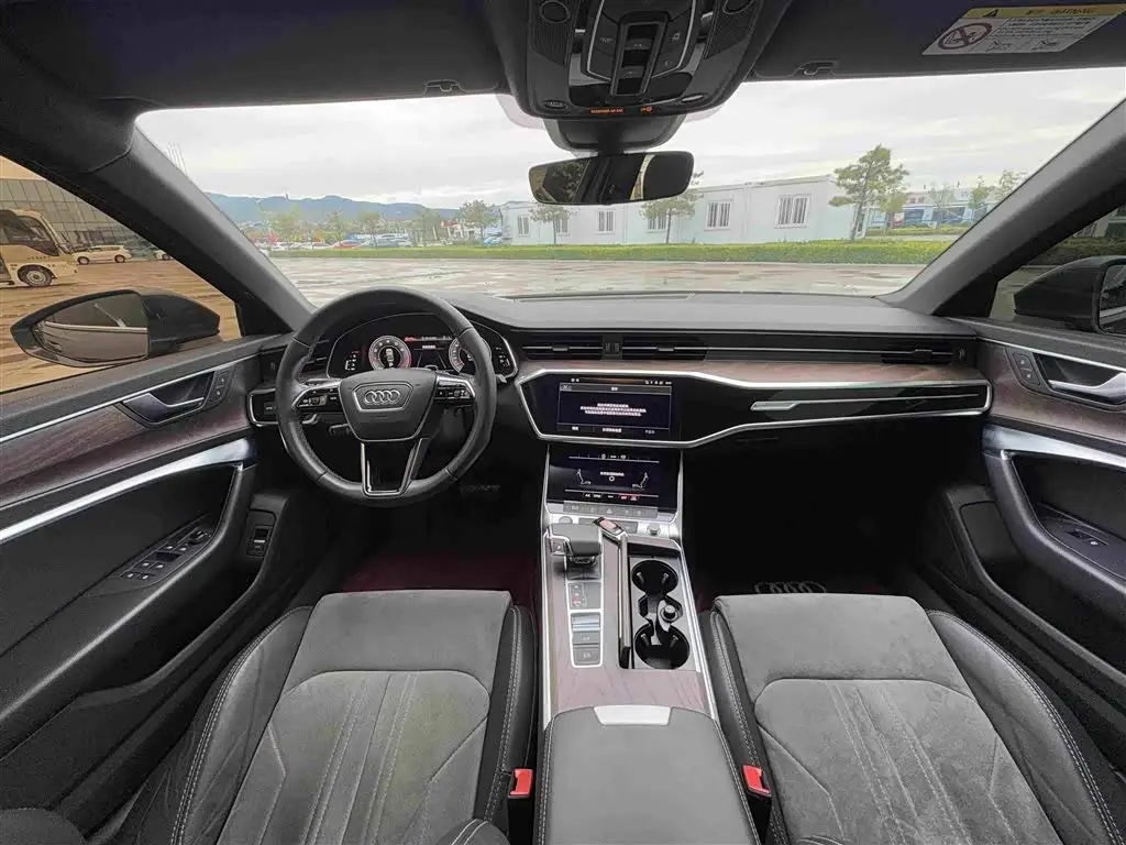 Audi A6L 2022 — Photo 6/20