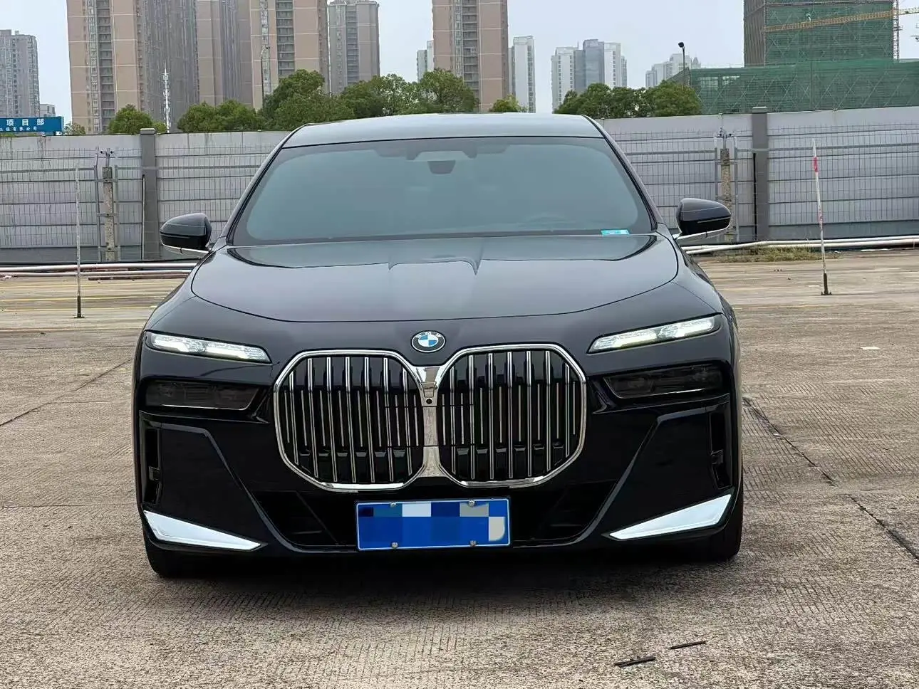 BMW 7 Series 2023 — Şəkil 2/9