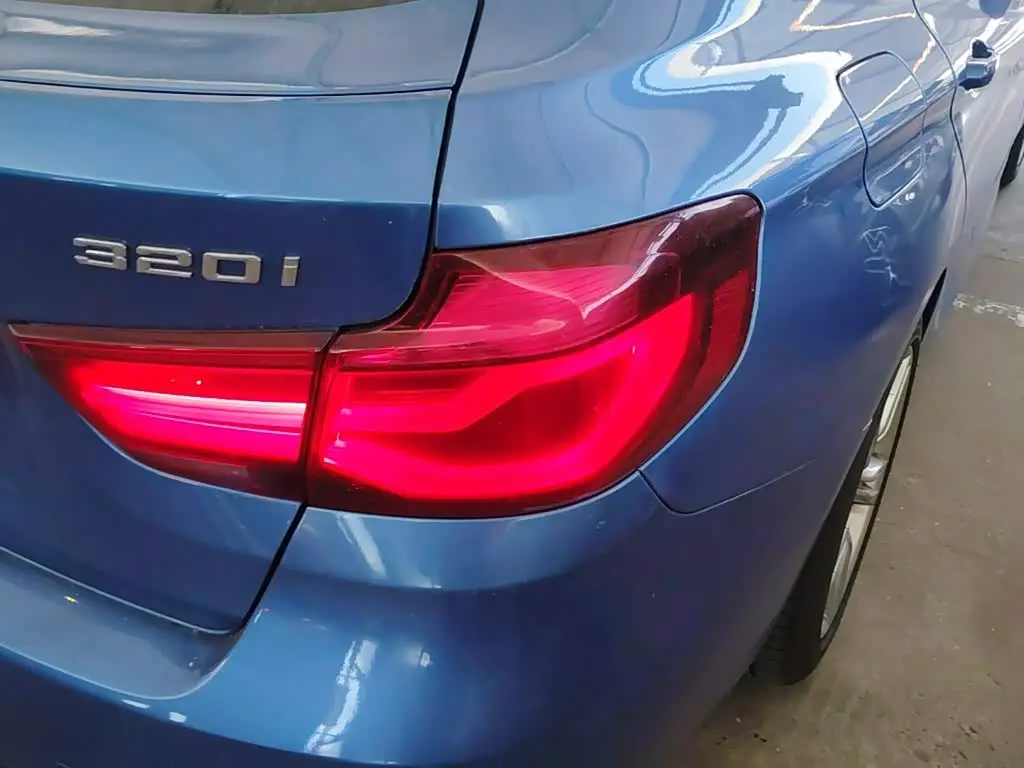 BMW 3 Series GT 2020 — Фото 8/20
