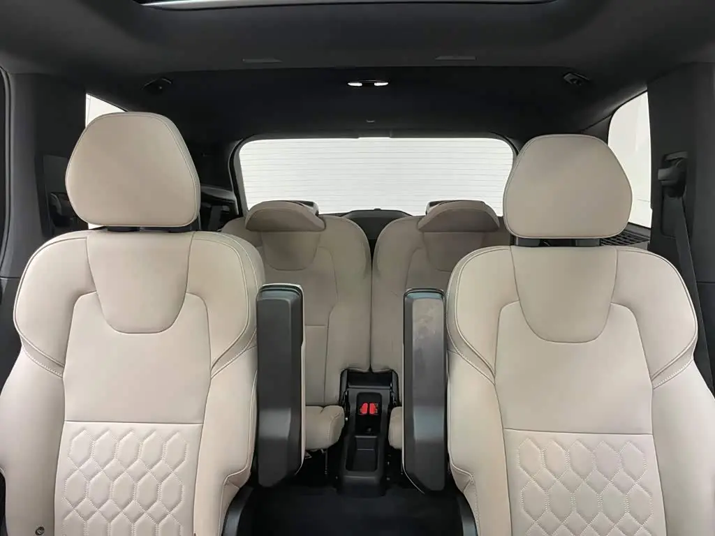 Volvo XC90 2025 — Şəkil 9/20