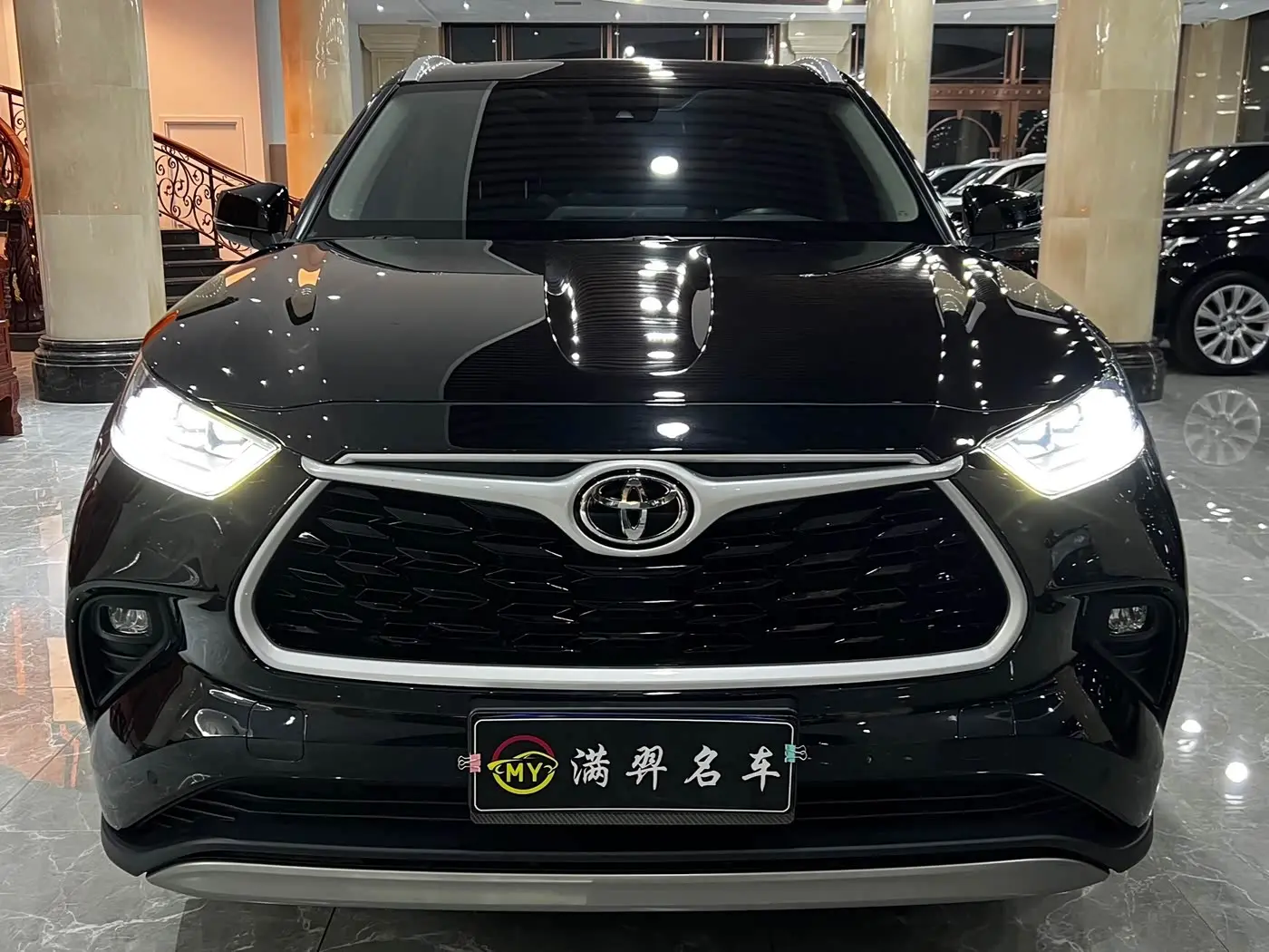 Toyota Highlander 2024 — Фото 2/20