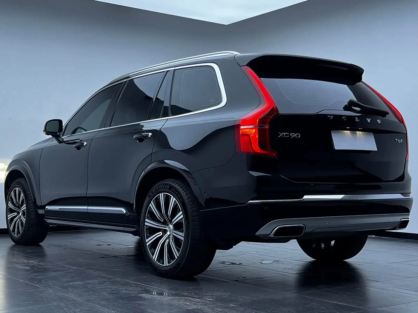 Volvo XC90 2020 — ფოტო 4/20