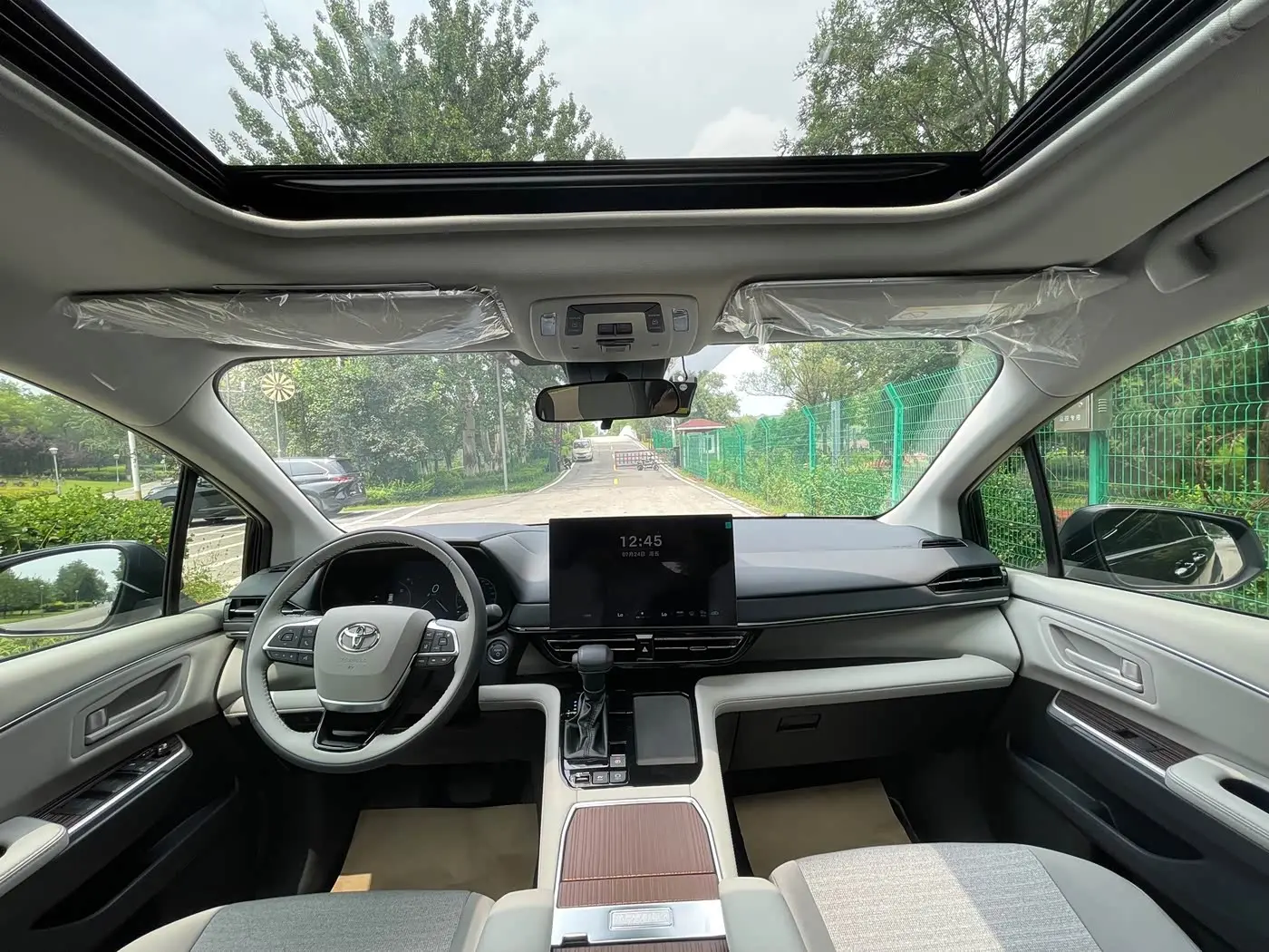 Toyota Sienna 2026 — Photo 6/18