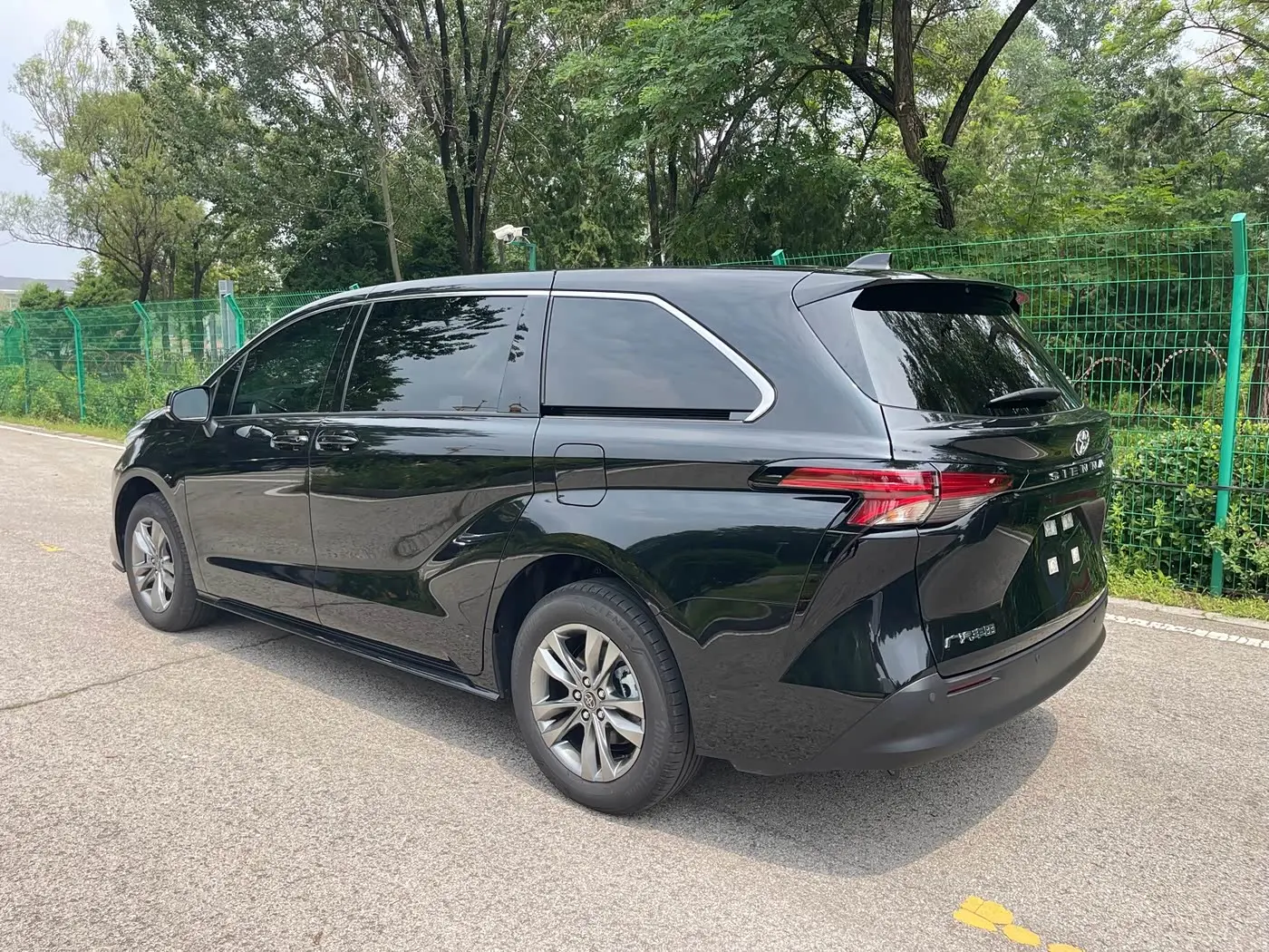 Toyota Sienna 2026 — Photo 17/18