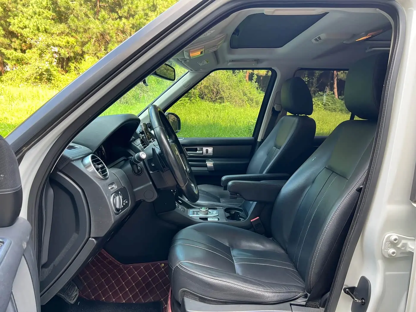 Land Rover Discovery 2016 — Фото 9/18