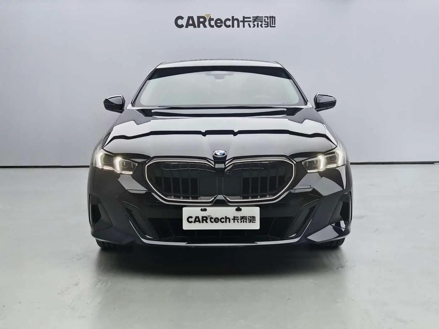 BMW 5 Series 2025 — Photo 2/17