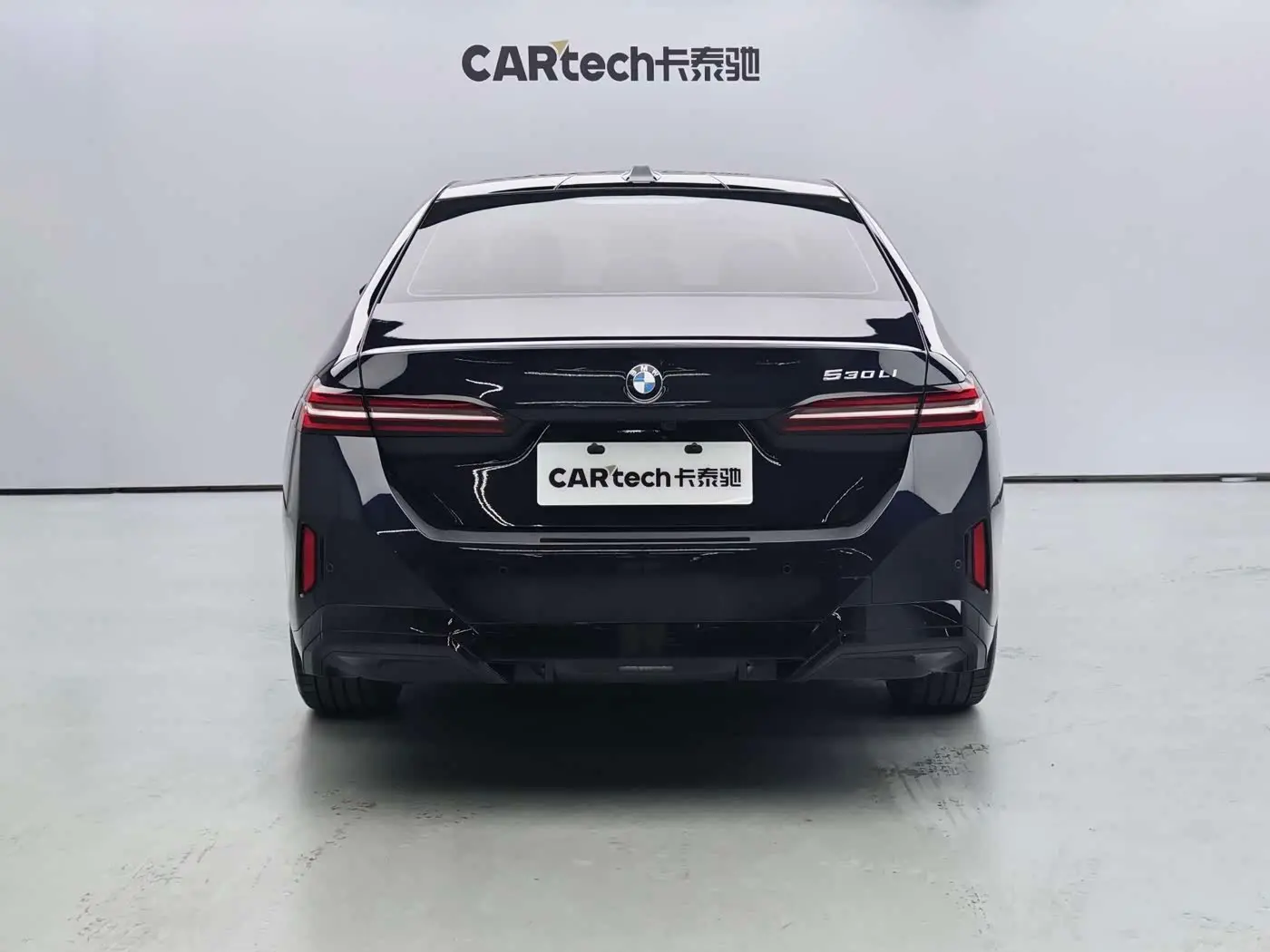 BMW 5 Series 2025 — Photo 16/17