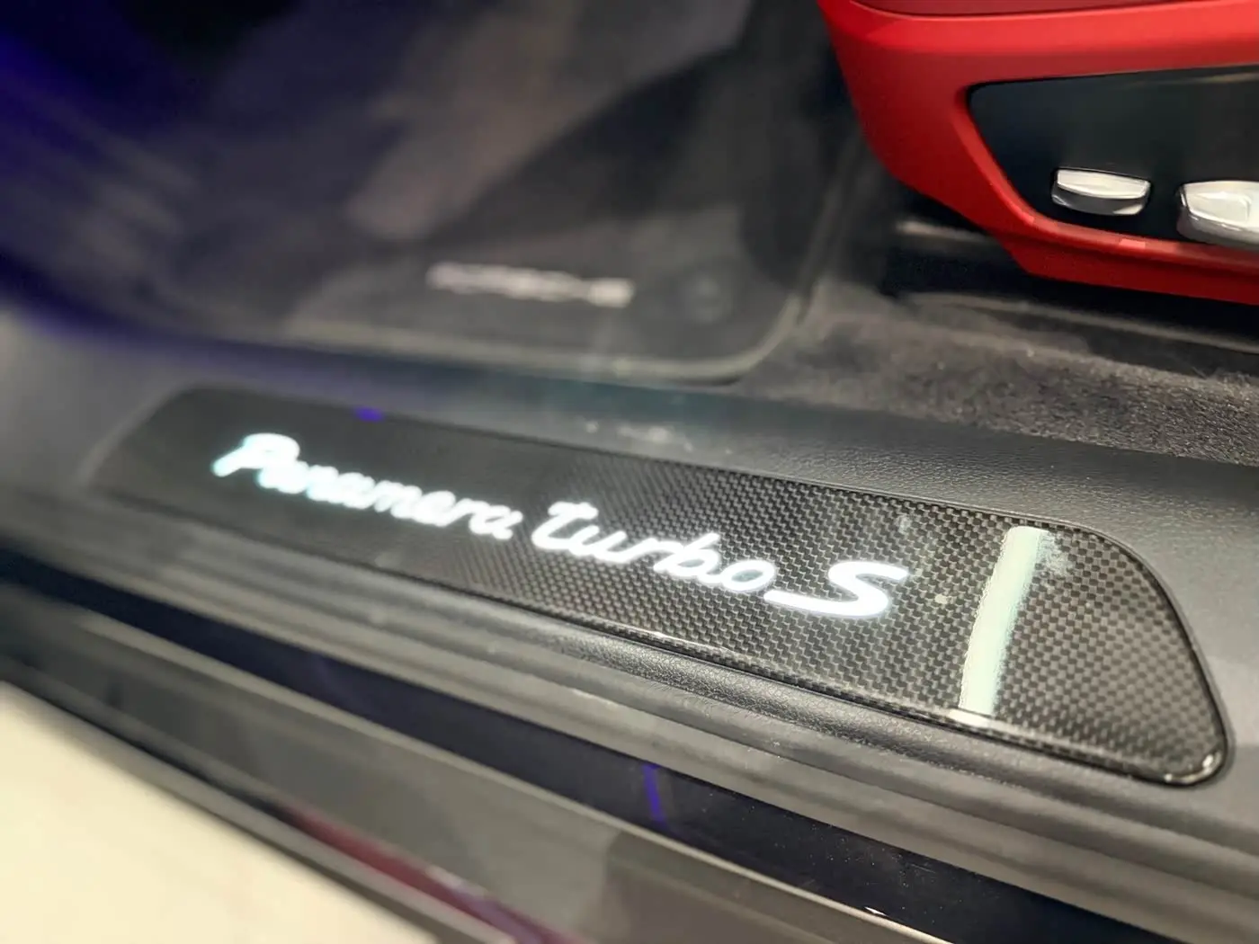Porsche Panamera 2020 — Фото 9/18