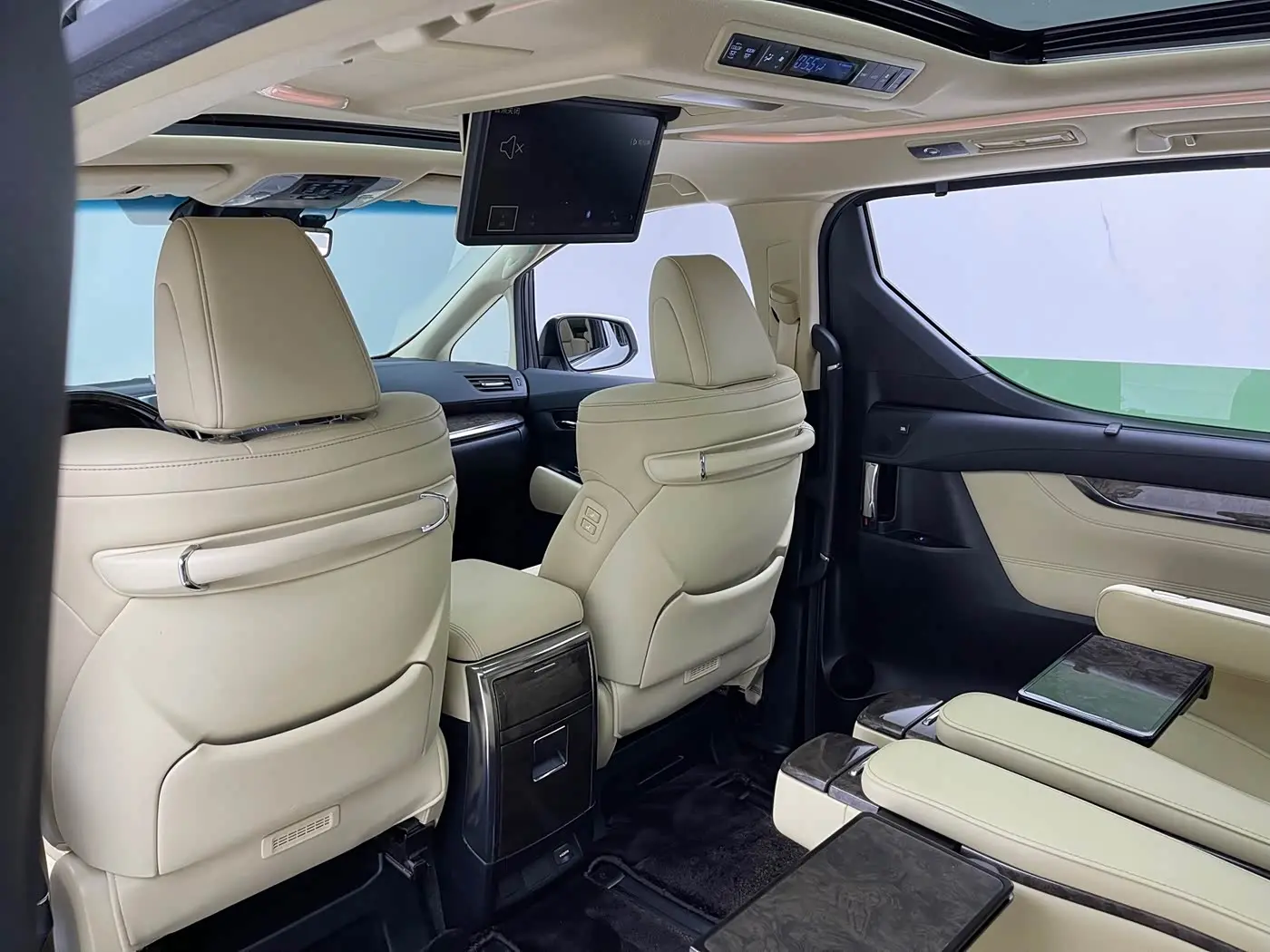 Toyota Vellfire 2021 — Şəkil 9/13
