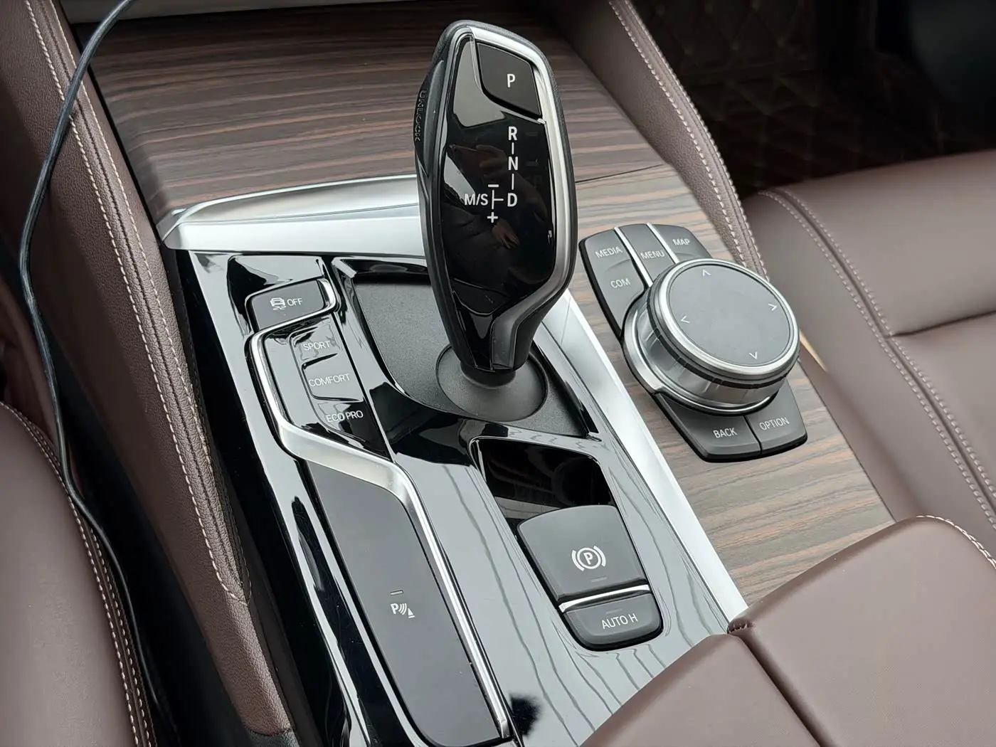 BMW 5 Series 2019 — Şəkil 19/20