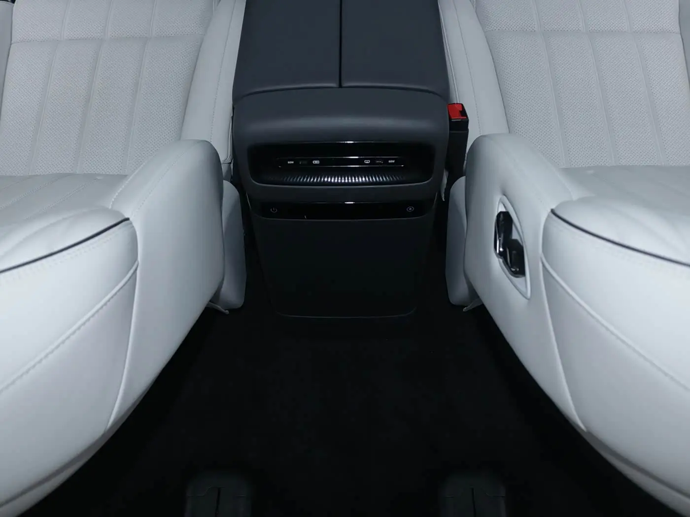 Voyah Auto Voyah Dreamer 2025 — Photo 17/20