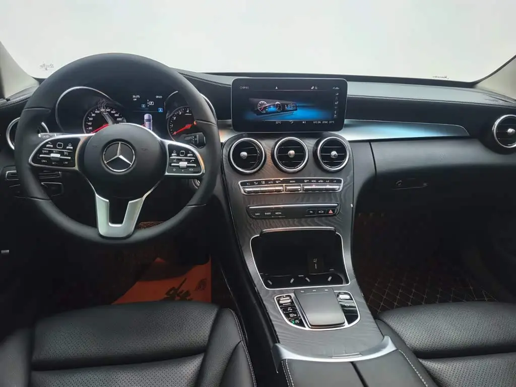 Mercedes-Benz C-Class 2019 — Фото 5/9